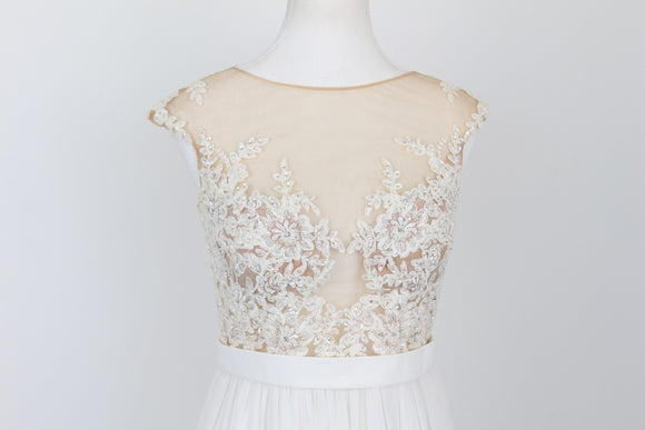 Soft White Wedding Dress with Veil – Size XS | Thrift Finds