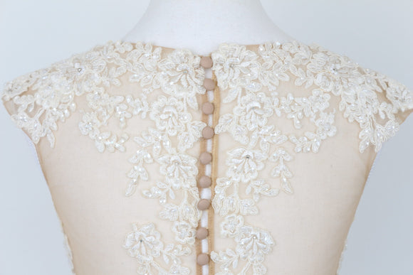 Soft White Wedding Dress with Veil – Size XS | Thrift Finds