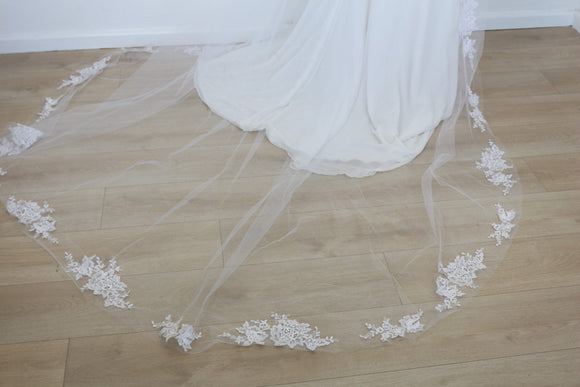 Soft White Wedding Dress with Veil – Size XS | Thrift Finds