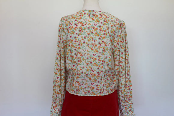 Vero Moda Ditsy Floral V-Neck Button-Front Blouse – S