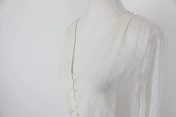 White Long-Sleeve Button-Down Blouse – M