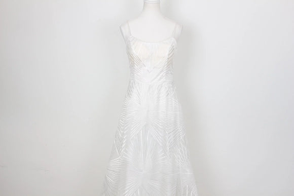 Geometric Embroidery Wedding Dress – Intricate Patterned Bridal Gown | Size S | Brand New
