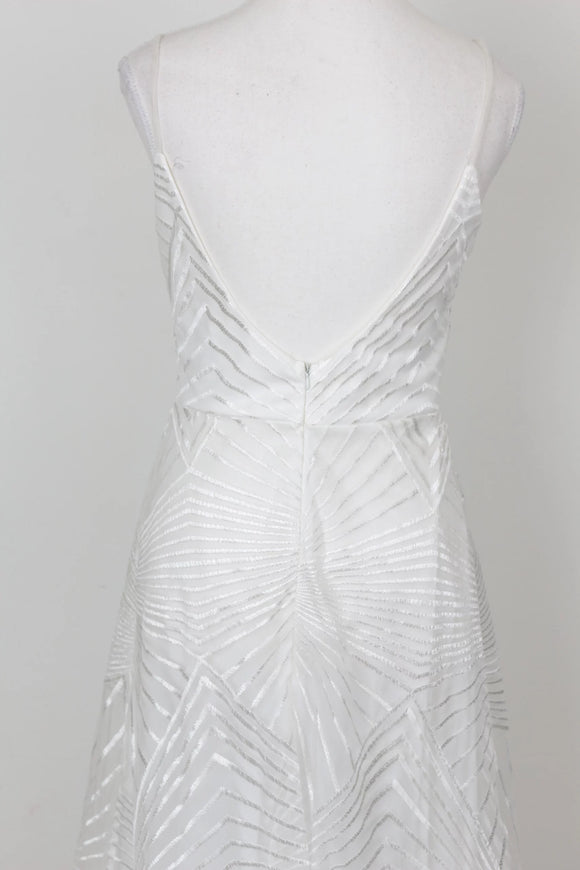 Geometric Embroidery Wedding Dress – Intricate Patterned Bridal Gown | Size S | Brand New
