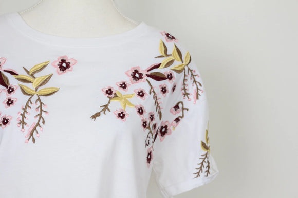 Woolies Classic White Embroidered T-Shirt – Everyday Staple | Size S | Pre-Loved