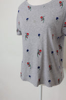 Woolies Vintage Grey T-Shirt – Delicate Embroidered Flower Detail | Size S | Pre-Loved-3