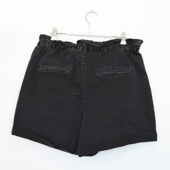 RE: Black High-Rise Shorts with Square Pockets, Size 14