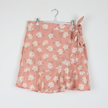Dusty Pink Floral Wrap Mini Skirt | Side Bow Tie | Ruffle Hem | Size L