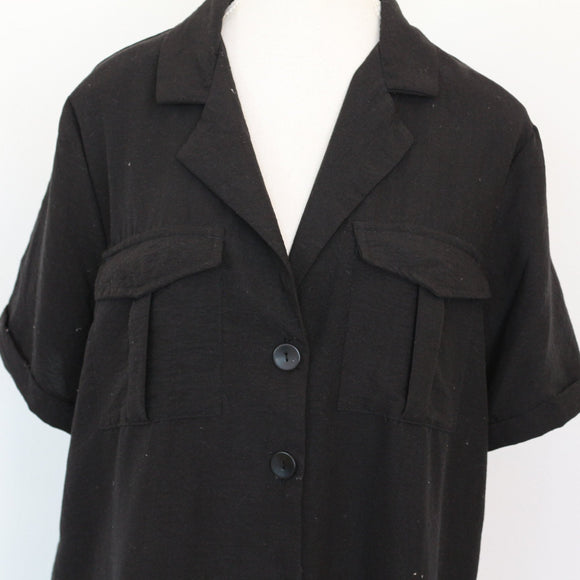 Black Notched Lapel Short Sleeve Button-Front Oversized Shirt Maxi Dress with Chest Pockets – Size L