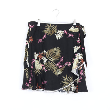 Black Floral Print Mini Skirt | Thrift Find – Size XXL