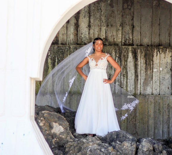 Soft White Wedding Dress with Veil – Size XS | Thrift Finds